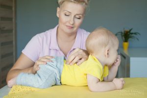 masaż niemowlęcia